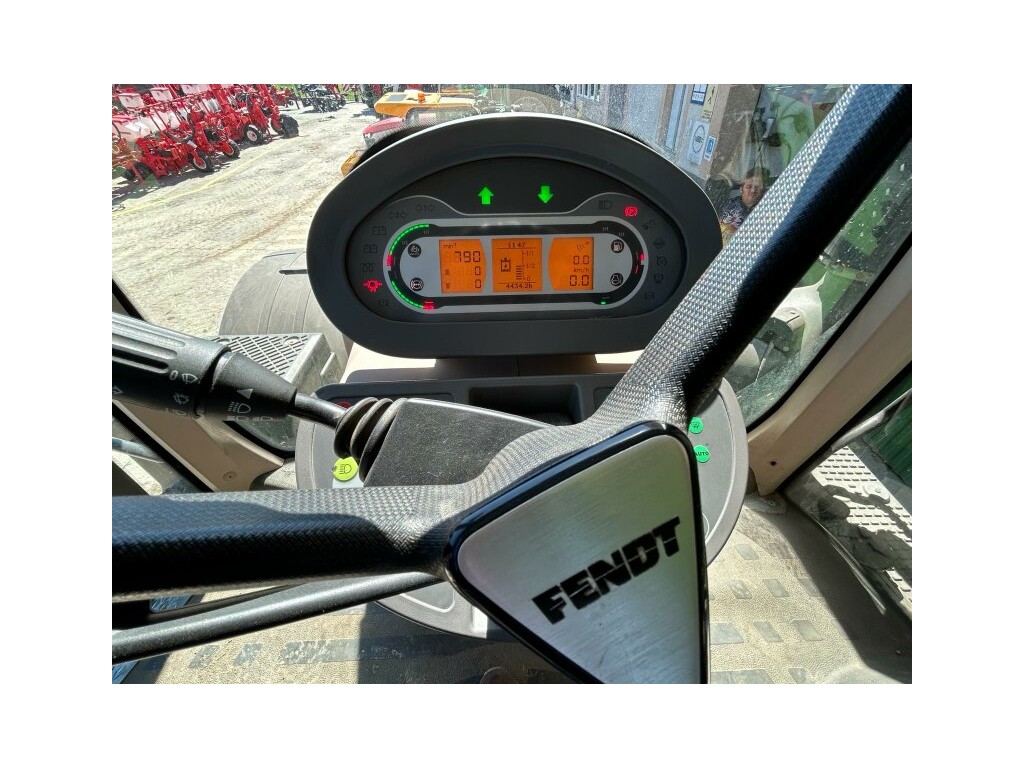 TRACTOR CLIENTE FENDT 828 PROFI PLUS
