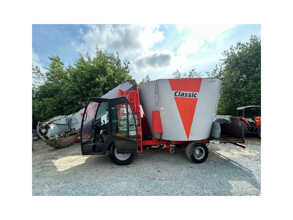 CARRO MEZCLADOR AUTOPROPULSADO MUTTI 16M US 3124