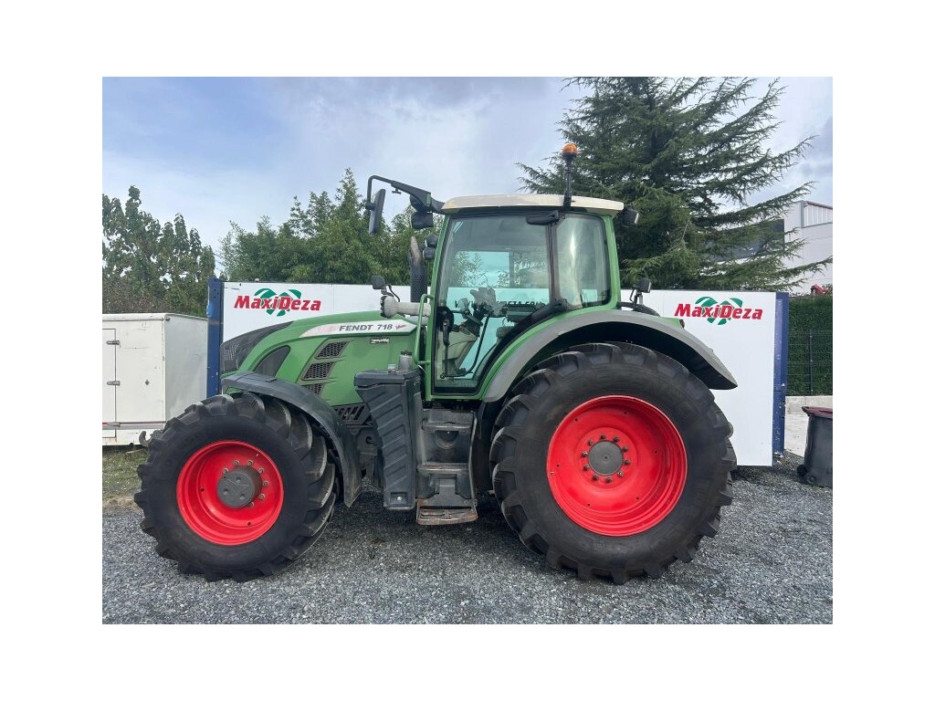 TRACTOR FENDT 718 VARIO US 3228
