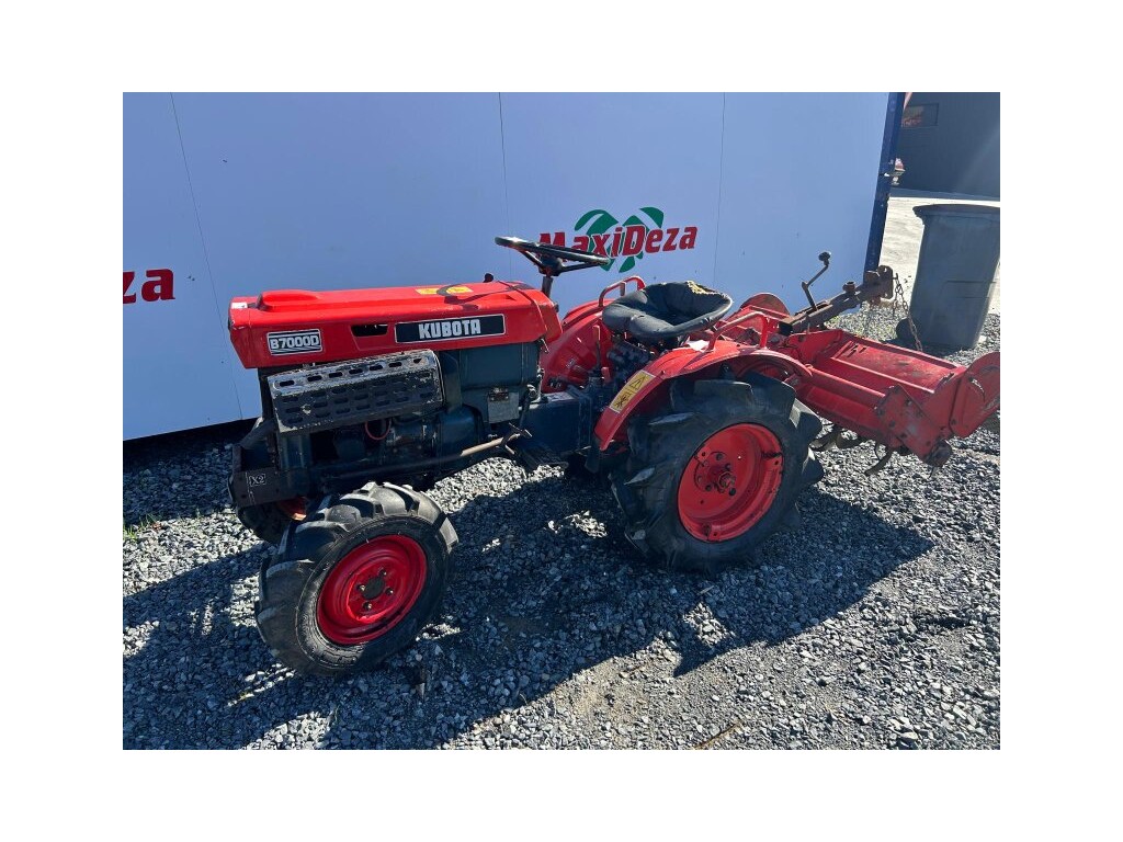 TRACTOR KUBOTA B7000 US 3366
