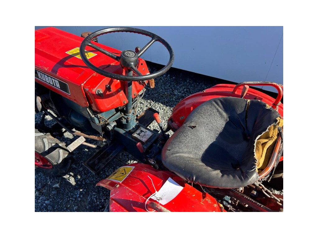 TRACTOR KUBOTA B7000 US 3366