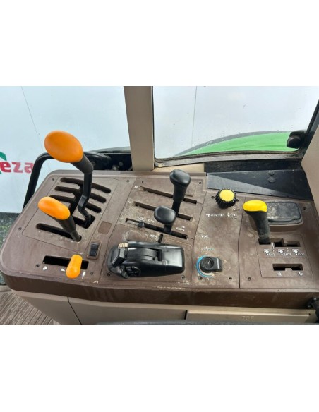 TRACTOR JOHN DEERE 6520 US 3379