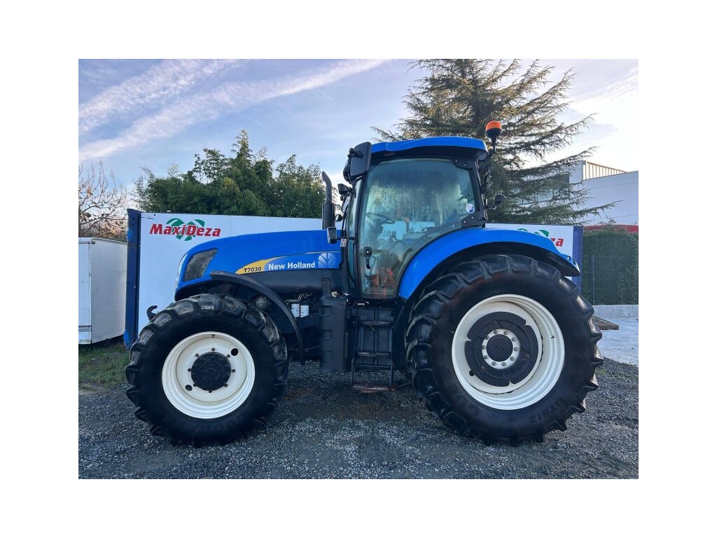 TRACTOR NEWHOLLAND T7030 US 3381