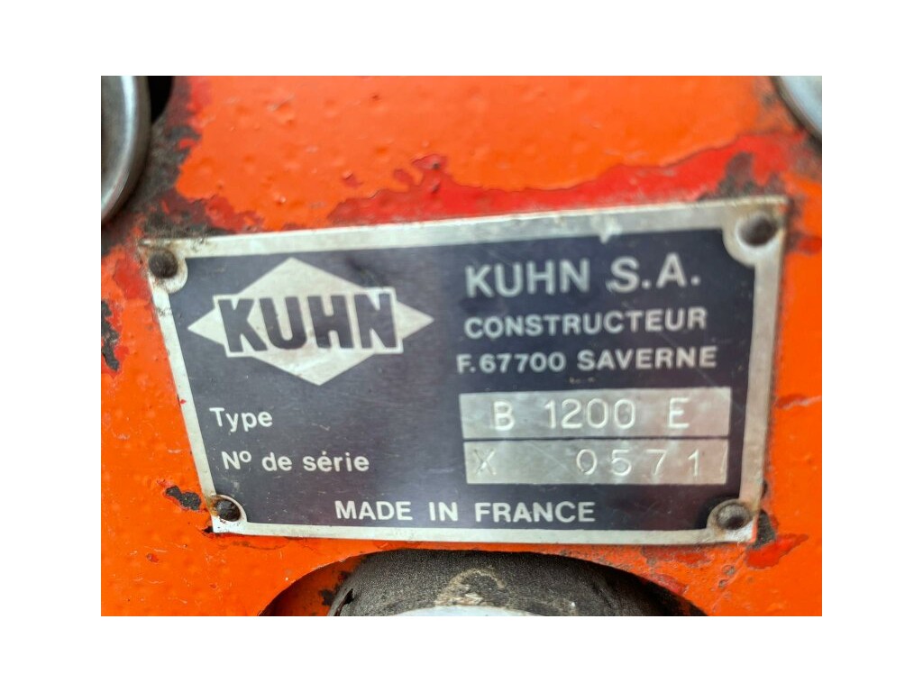 DESENSILADORA CON POTRO KUHN US-2493