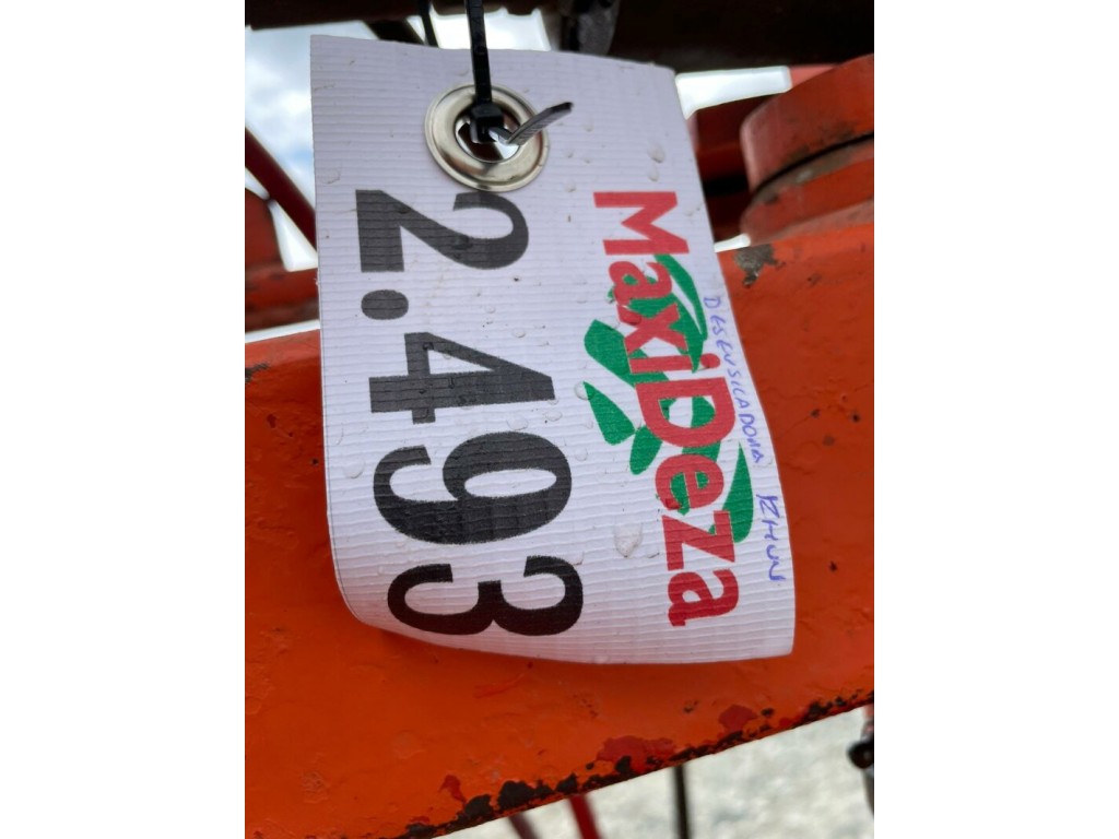 DESENSILADORA CON POTRO KUHN US-2493